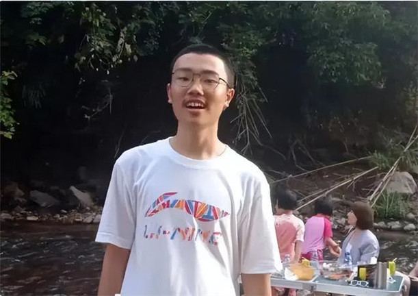 問題少年勵志學(xué)校
