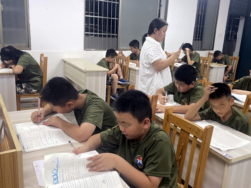 夏令營,新起點(diǎn)青少年特訓(xùn)學(xué)校