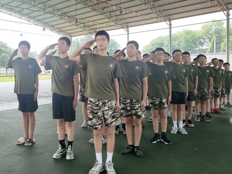 長沙有專治十七八歲孩子不愛上學(xué)的地方?jīng)]，新起點青少年特訓(xùn)學(xué)校