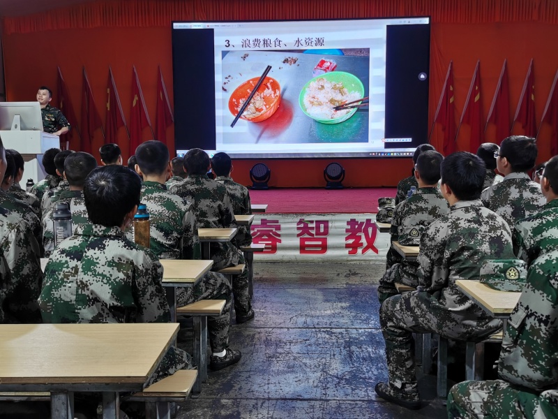 從小事做起，以德律己，正規(guī)青少年素質(zhì)教育學(xué)校