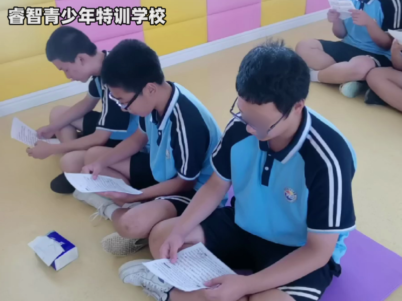 新起點(diǎn)青少年特訓(xùn)學(xué)校舉行紅色杯演講預(yù)熱比賽